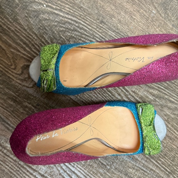 Pour La Victoire size 10 GUC some missing sparkles see pics- ultra glittery - Picture 3 of 16